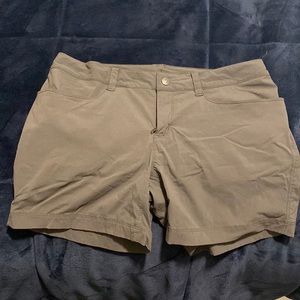 Patagonia women’s trail shorts. Grey. Size 6.